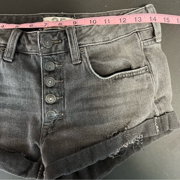 Free People Women size 25 washed black distressed mini jean cuffed shorts - Picture 8 of 10
